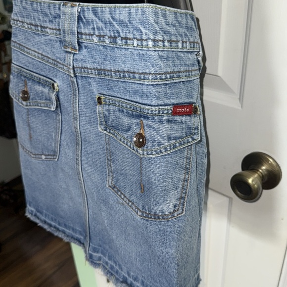 Moto U.K. Design Blue Distressed Denim Mini Skirt Y2K Vintage Style Chic Size 31 - Picture 7 of 10